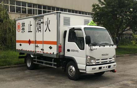 國五 慶鈴4.15米易燃液體廂式運(yùn)輸車